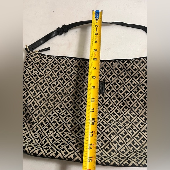 Tommy Hilfiger Black And Cream Logo Print Shoulder Bag Tote Gold Accents - Picture 7 of 9